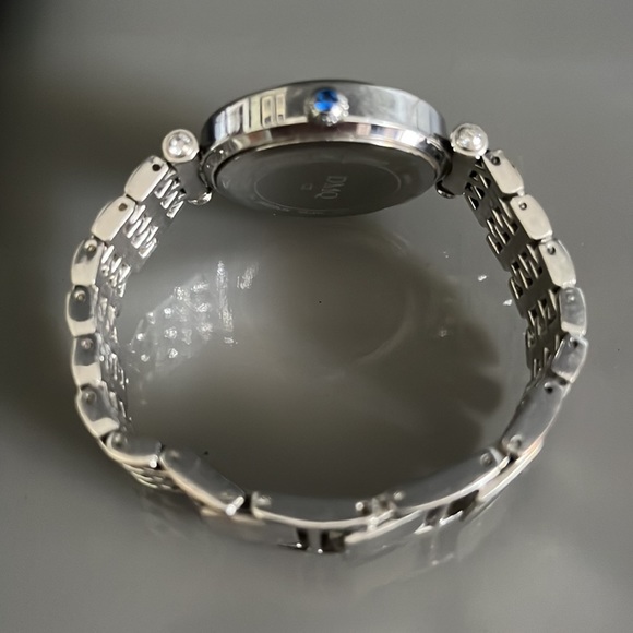 DMQ SilverTone Pave Bezel Round Dial Bling Ladies Watch - Picture 14 of 16